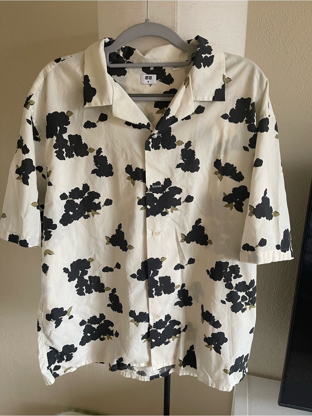 Uniqlo Cream Short-Sleeve Button-Down Shirt with Black Floral Print